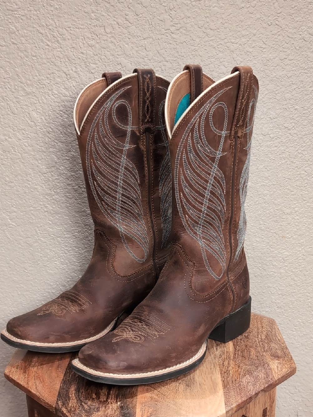 Ariat Round Up Leather Western Cowgirl Boots